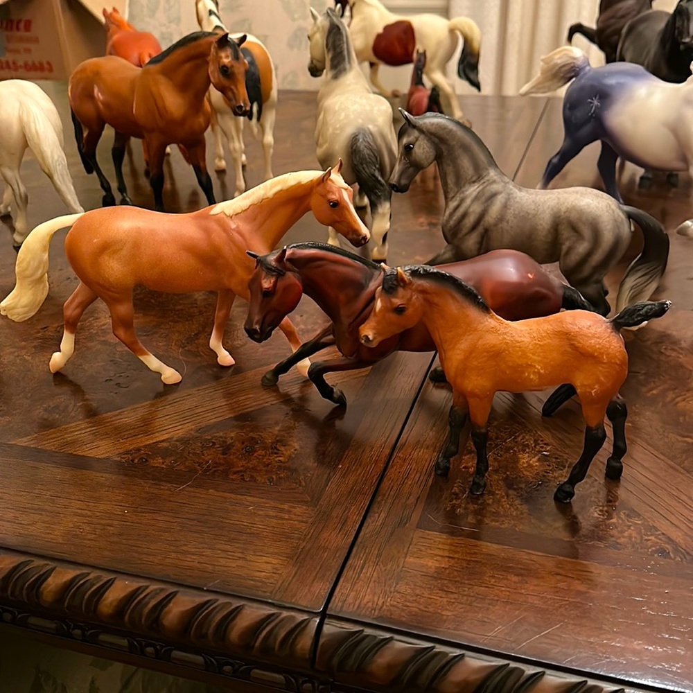 Lot of classic size Breyer model horses